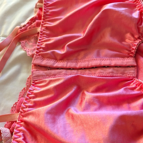 Lingerie Top - Picture 4 of 4